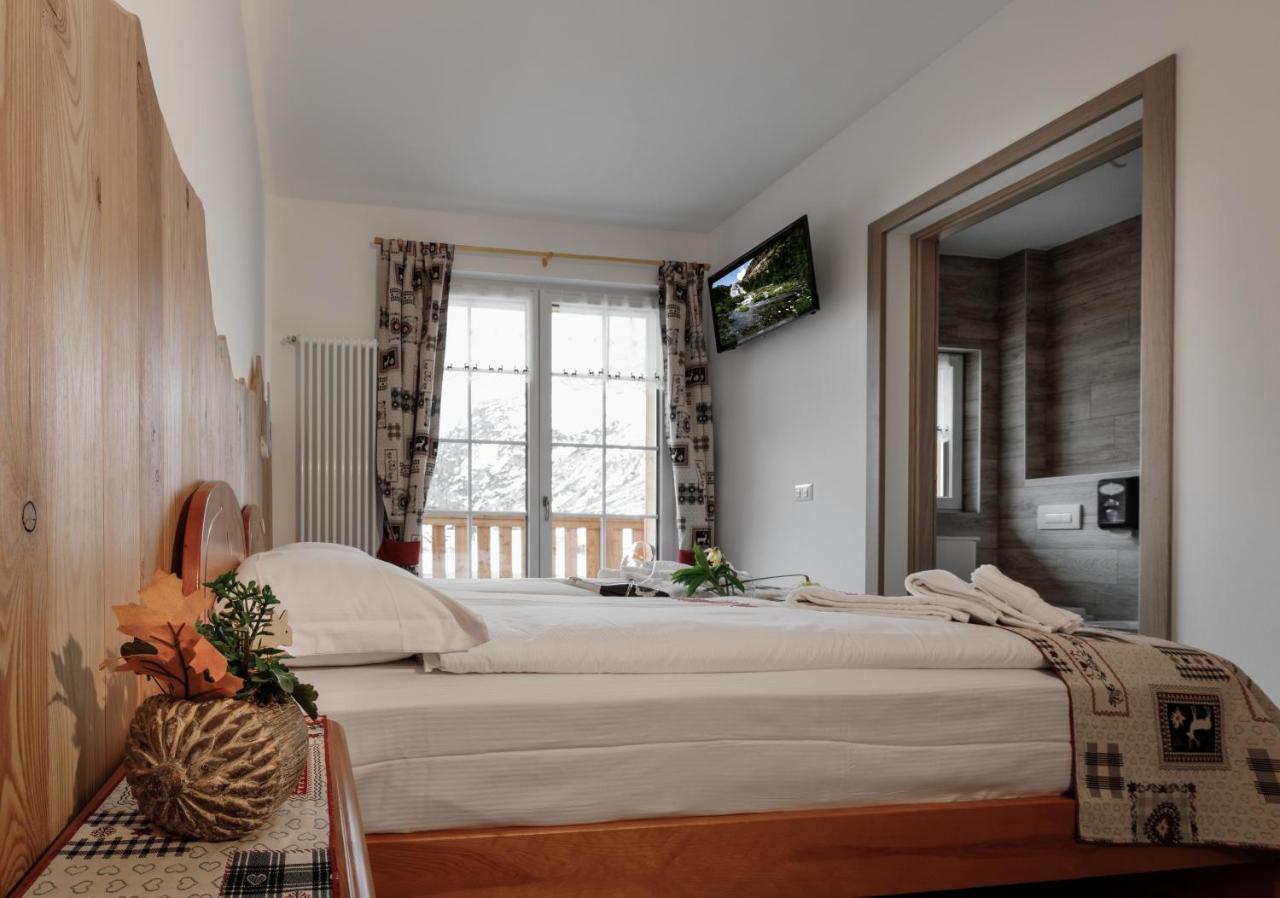 Albergo Ristorante Le Alpi La Frua エクステリア 写真