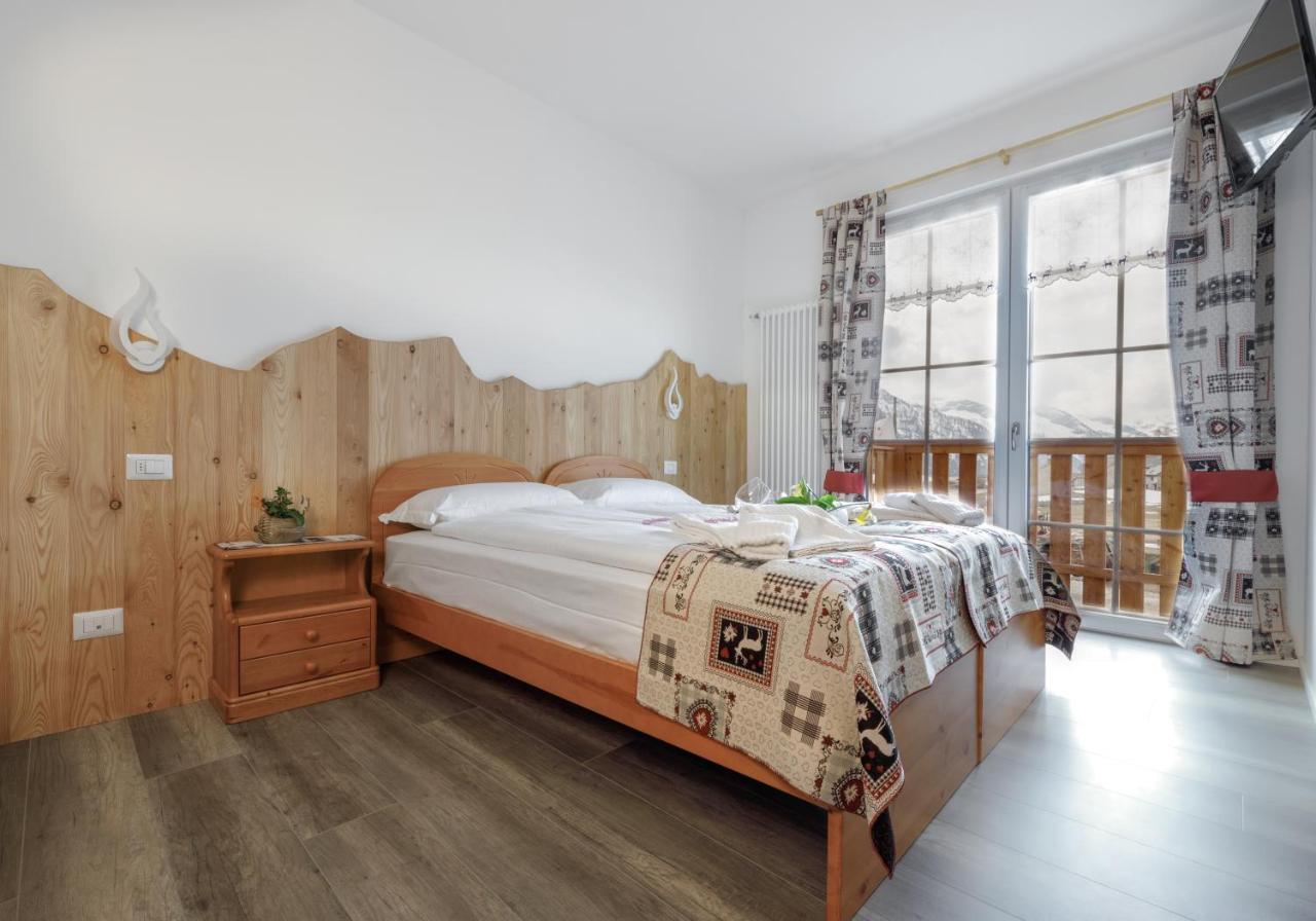 Albergo Ristorante Le Alpi La Frua エクステリア 写真